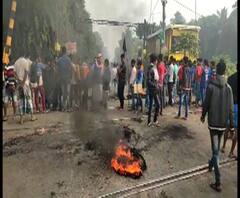 নাগরিকত্ব সংশোধনীর প্রতিবাদে শিয়ালদা-হাসনাবাদ শাখায় রেল অবরোধ, বন্ধ ট্রেন চলাচল