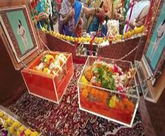 Samarth Ramdas Swami | भिक्षा फेरी परिक्रमा, श्री समर्थ रामदास स्वामी यांच्या पादुकांचं पनवेलमध्ये स्वागत | ABP Majha