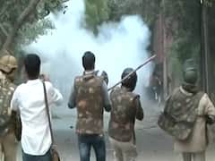 Kejriwal talks to LG over violent protest