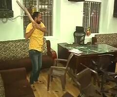 Pune | काँग्रेसच्या संग्राम थोपटेंना मंत्रिपद न मिळाल्यानं समर्थकांचा राडा | ABP Majha