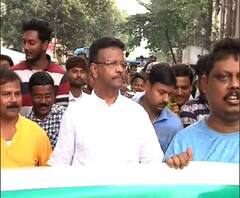 Reporter Stories: প্লাস্টিক সম্পর্কে সচেতন করতে পথে নেমেছেন কলকাতার মেয়র