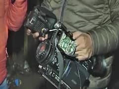 Delhi Gate: ABP News team caught amid protest 