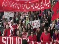 इमरान सरकार के खिलाफ छात्रों ने खोला मोर्चा, जानिए पूरा मामला