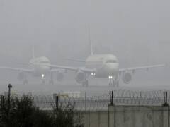 ठंड की वजह से विमान सेवा प्रभावित, IGI एयरपोर्ट से देखिए ग्राउंड रिपोर्ट