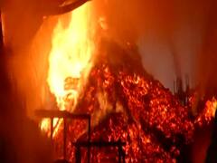 Fire ablaze in Delhi's Mundka, Nine fire tenders on spot