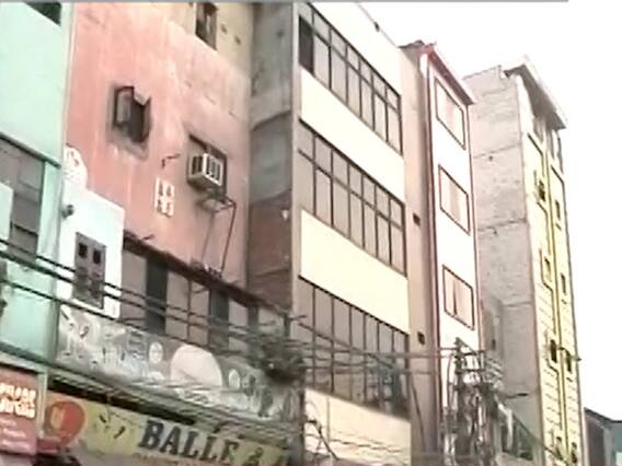 Delhi Fire: गैरकानूनी थी इमारत, दिल्ली पुलिस ने मालिक को हिरासत में लिया