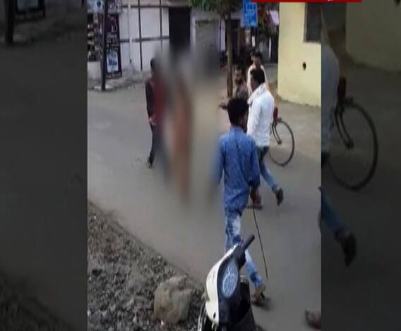 Nagpur Crime | नागपुरात चार वर्षाच्या मुलीसोबत दुष्कृत्य, संतप्त जमावाकडून आरोपीची नग्न धिंड | ABP Majha