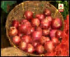 আপেল বা মুরগির চেয়েও বেশি দামে বিক্রি হচ্ছে পেঁয়াজ