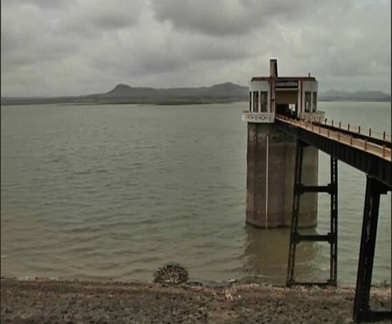 Water Issue in Nashik | नाशिककरांच्या पाणीवापरात दरडोई 15 लिटरने कपात होण्याची शक्यता | ABP Majha