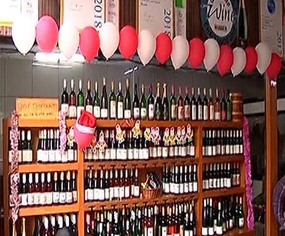 Nashik | पर्यटकांनी वाईन कॅपिटल हाऊसफुल्ल, थर्टी फर्स्ट आणि वाईनप्रेमींचं सेलिब्रेशन | ABP Majha