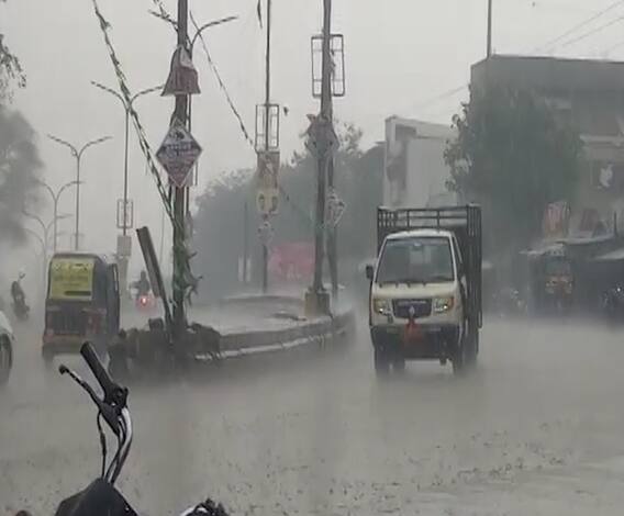Nagpur Rain | नागपूरकर अनुभवतायत दोन ऋतू, सकाळपासून नागपुरात मुसळधार पाऊस | ABP Majha