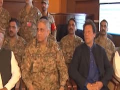 आर्मी चीफ बाजवा का कार्यकाल बढ़ाने का पाकिस्तान में हो रहा विरोध, देखिए पूरा मामला