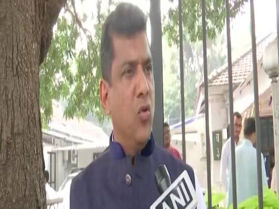 Maharashtra Cabinet में अनदेखी से कांग्रेस के कई नेता नाराज, Mallikarjun Kharge पर लगाया आरोप