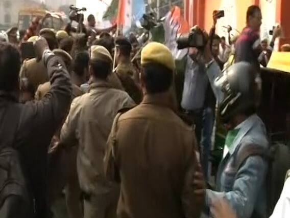 उन्नाव केस पर लखनऊ में समाजवादी पार्टी और कांग्रेस का प्रदर्शन