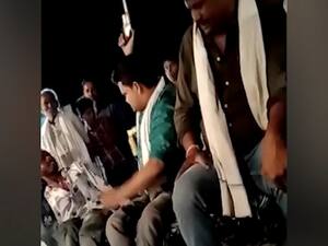 Youths Brandish Guns While Dancing At Wedding In Bihar | Sansani