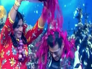 Watch what happened when Salman Khan met Gutthi| Hot news Full