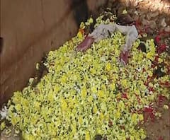 হায়দরাবাদে পশু চিকিৎসককে নির্যাতনের পর দেহ পুড়িয়ে দিতে পেট্রোলের খোঁজে পাম্পে যায় অভিযুক্ত, সিসিটিভি ক্যামেরায় ধরা পড়েছে ছবি