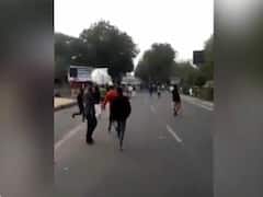 Viral video shows the people instigating violence in Delhi | Master Stroke