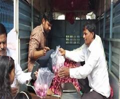 Sharad pawar Birhday | आकुर्डीत राष्ट्रवादीकडून 80 पैसे प्रति किलो कांदा विक्री | ABP Majha