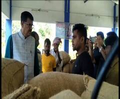 কৃষকদের ঠকিয়ে ধান কেনার অভিযোগ, কোচবিহারে হাতেনাতে পাকড়াও মন্ত্রীর, খবর এক ঝলকে