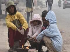 Homeless people find it difficult to survive as Delhi shivers at 3.6 degrees
