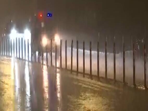 बारिश ने दिल्ली-एनसीआर में बढ़ाई ठंड, प्रदूषण में आई कमी, कई जगह पड़े ओले