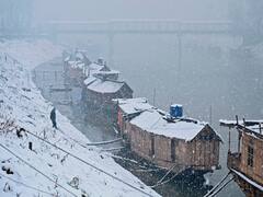 Snowfall in hilly areas leads to dip in temperature of Delhi