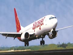 સુરતથી ગોવા જતી સ્પાઇસ જેટની ફ્લાઇટમાં મોટી દુર્ઘટના ટળી, જુઓ વીડિયો