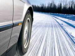 Watch how to drive a car during winter season