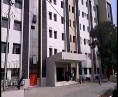 নিরাপত্তা রক্ষী পদে স্থানীয়দের নিয়োগের দাবিতে বাঁকুড়া সম্মিলনী মেডিক্যাল কলেজ হাসপাতালে ভাঙচুর