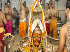 Why is Mahakaleshwar temple open for darshan even during solar eclipse?