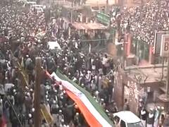 Ghanti Bajao: Watch how UP protesters attacked police