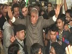 बंगाल के Governor का TMC teachers association ने रास्ता जाम किया