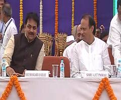 Ajit Pawar | अजित पवार आणि हर्षवर्धन पाटलांमध्ये जागा बदलून गप्पा | ABP Majha