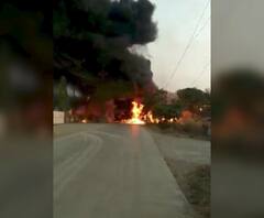 Raigad | केमिकल टँकरला भीषण आग, टँकरची ट्रेलरला मागून धडक | ABP Majha