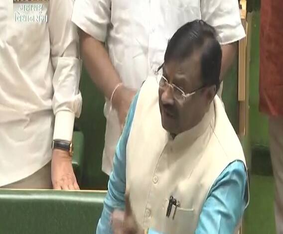 Nagpur Winter Session | नागपूरच्या महापौरांवरील गोळीबारावरुन विधानसभेत गदारोळ | ABP Majha