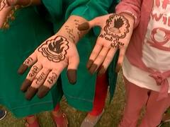 ઊંઝા લક્ષચંડી મહાયજ્ઞઃ 5 હજાર મહિલાઓએ માતાજીના નામની મુકાવી મહેંદી, જુઓ વીડિયો