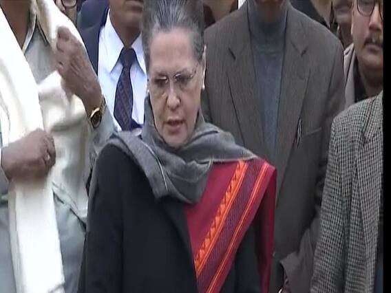 CAA Protest: राष्ट्रपति से विपक्षी नेताओं ने की मुलाकात, Sonia Gandhi बोलीं- Jamia में पुलिस की कार्रवाई गलत