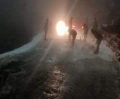 ১২০ বছরে শীতলতম দিল্লি, নাথুলায় প্রবল তুষারপাত, পর্যটকদের উদ্ধার সেনার