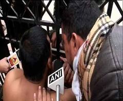 জামিয়া মিলিয়া আন্দোলন: 'সরকারকে কাঠগড়ায় তুলতে এই গণ আন্দোলন, রাজনীতির রং লাগানো উচিত নয়' মন্তব্য সন্দীপ দীক্ষিতের, 'রাজনৈতিক স্বার্থে ছাত্রদের উস্কানি দেওয়া বন্ধ করুন' বললেন মুখতার আব্বাস নকভি