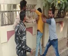 Yuva Sena कार्यकर्त्याला नागरिकांचा चोप, अल्पवयीन मुलीशी जबरदस्तीनं लगट केल्याचा आरोप | ABP Majha