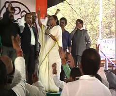 আধার নাগরিকত্বের প্রমাণ নয়, কেন বলছেন অমিত শাহ? তবে আধার সংযুক্তিকরণ কেন হয়েছিল? ডোরিনা ক্রসিংয়ে নাগরিকত্ব আইন-এনআরসির প্রতিবাদ-সভায় মন্তব্য মুখ্যমন্ত্রীর