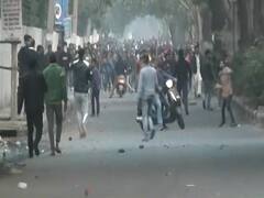 Politics heat up in Delhi after violence during CAA protest | Master Stroke