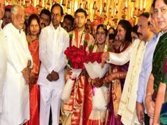 हैदराबाद घटना से गुस्से में लोग, राजनीति करने में लगे नेता