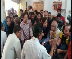 Reporter Stories: নাগরিকপঞ্জী ও নাগরিকত্ব সংশোধনী আইনের প্রতিবাদে রাজ্য জুড়ে বিক্ষোভের জের, বাতিল একাধিক ট্রেন