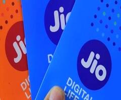 मोबाईल कंपन्यांच्या दरवाढीबाबत ग्राहकांना काय वाटतं? | ABP Majha