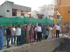 વડોદરાઃ ટ્રાન્સપોર્ટ હબ પ્લાન્ટ સામે સ્થાનિકોનો હલ્લાબોલ, ઘોંઘાટ પરેશાન થઇ ગયા હોવાનો લગાવ્યો આરોપ, જુઓ વીડિયો