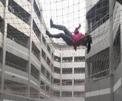 Mantralay Suicide Attempt | मंत्रालयात महिलेची सहाव्या मजल्यावरुन उडी, जाळीमुळे प्राण वाचले | ABP MAJHA