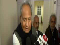 Rajasthan: 77 बच्चों की मौत पर सीएम Ashok Gehlot का गैर-जिम्मेदाराना बयान