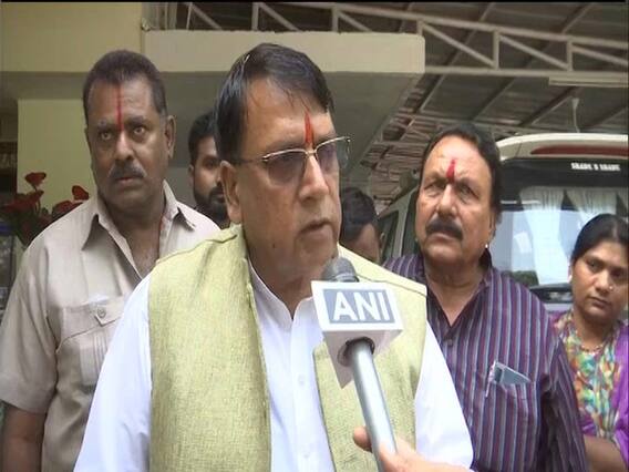 मध्य प्रदेश के मंत्री PC Sharma की मांग, खत्म की जाए Sadhvi Pragya की सदस्यता